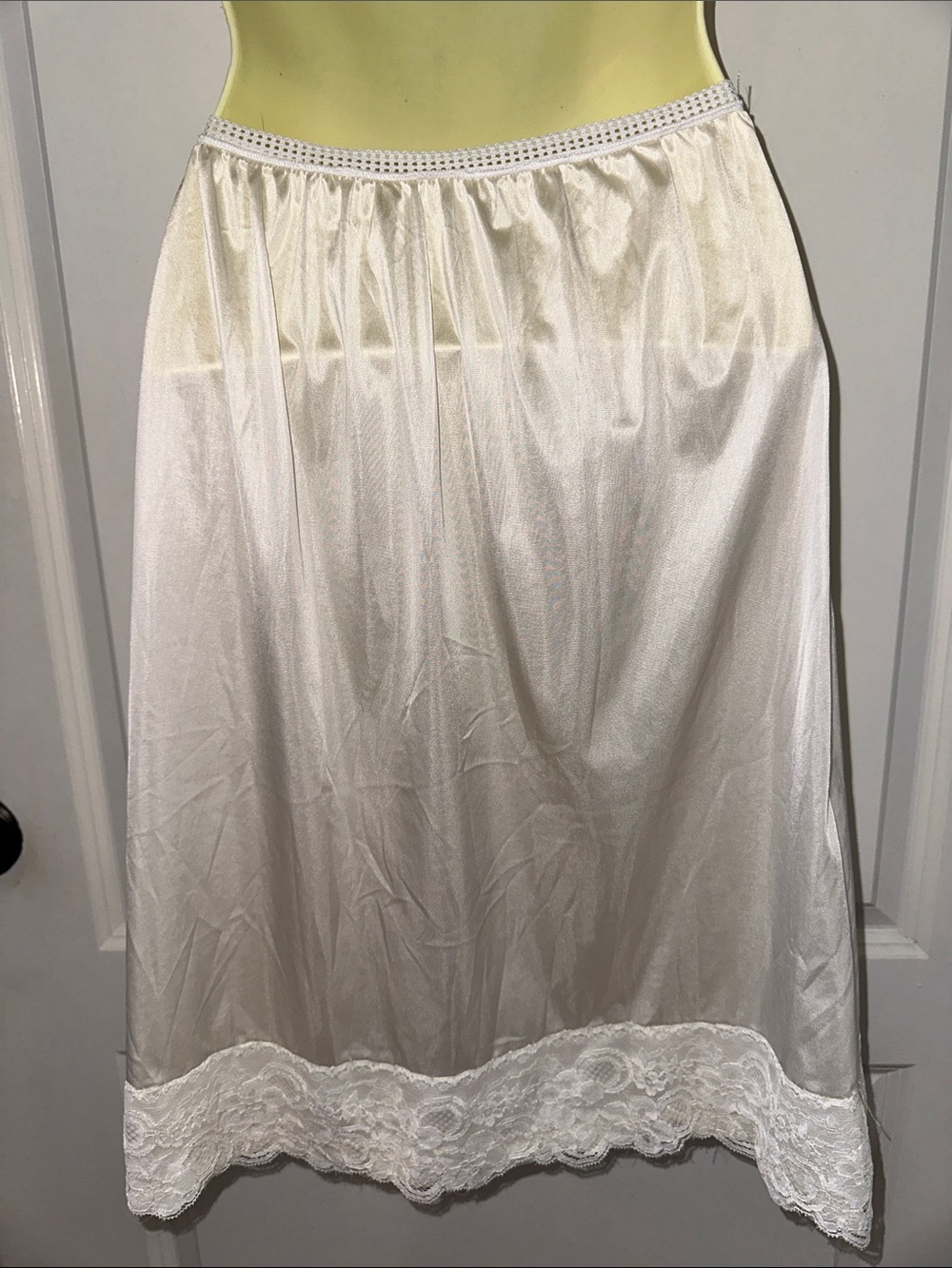 Vintage 60s/70s Creamy White Half Slip with Lace Hem‎ - Picture 4 of 4